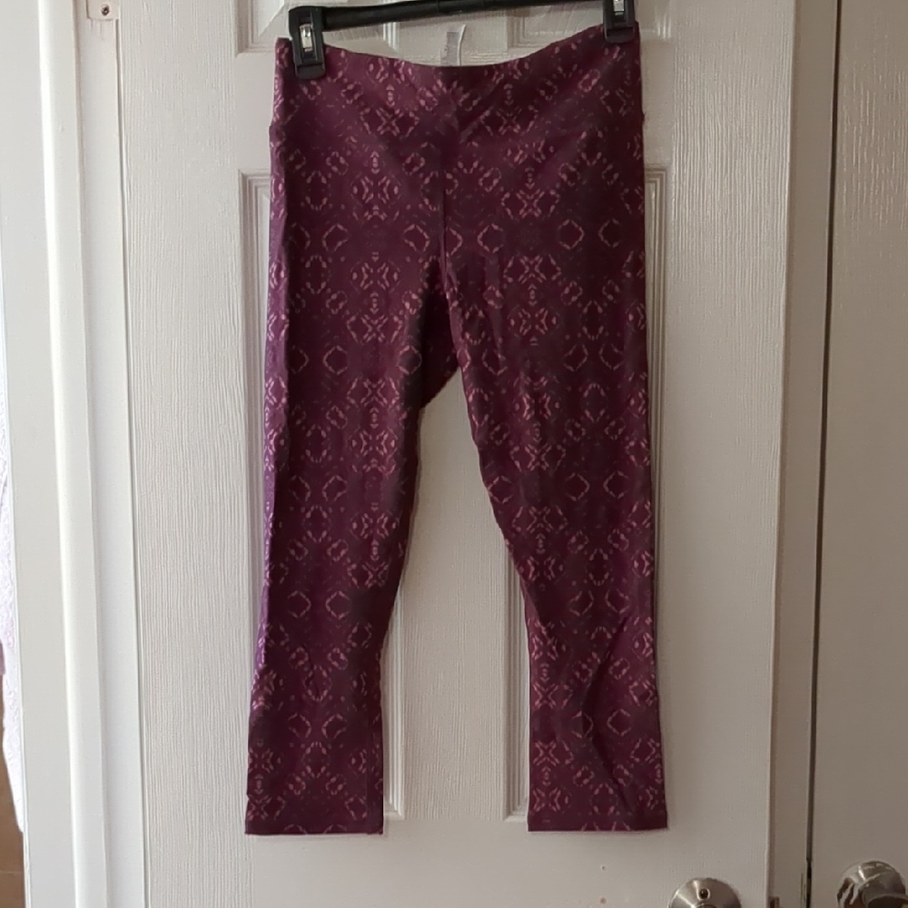 Fabletics Purple Leggings with Textured Print